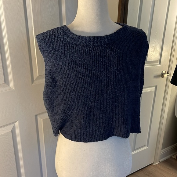 Nwot blue sweater vest super cozy - Picture 4 of 5
